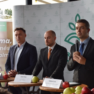Sajtótájékoztatót tartottak az alma fogyasztásának népszerűsítésére