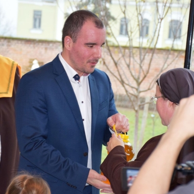 Ajándék méz 365 napra